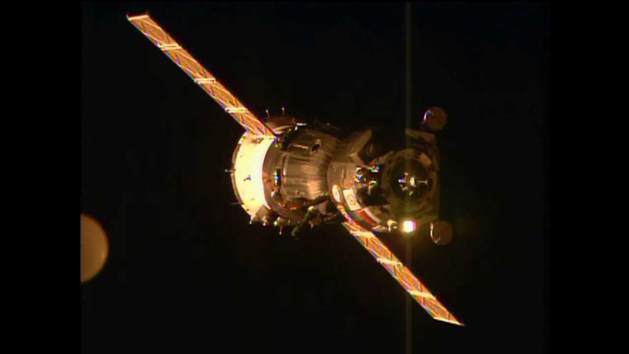 Expedition 42/43, le immagini del docking