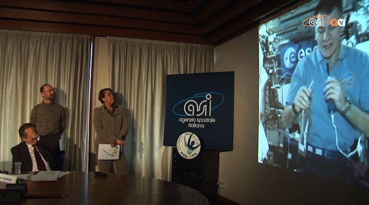 Paolo Nespoli inflight call: Terra chiama spazio