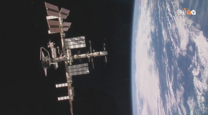 Reportage storico: Nespoli immortala lo Shuttle agganciato alla Iss