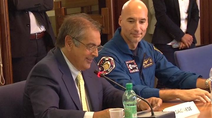 Prize ceremony for name and logo of Luca Parmitano mission to ISS