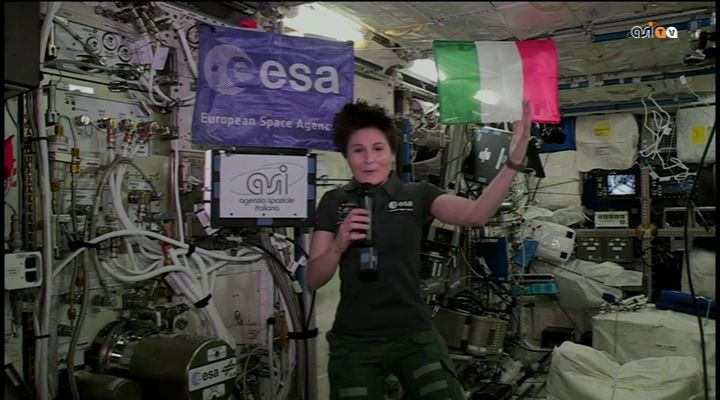 @astrosamantha in collegamento con Palazzo Chigi