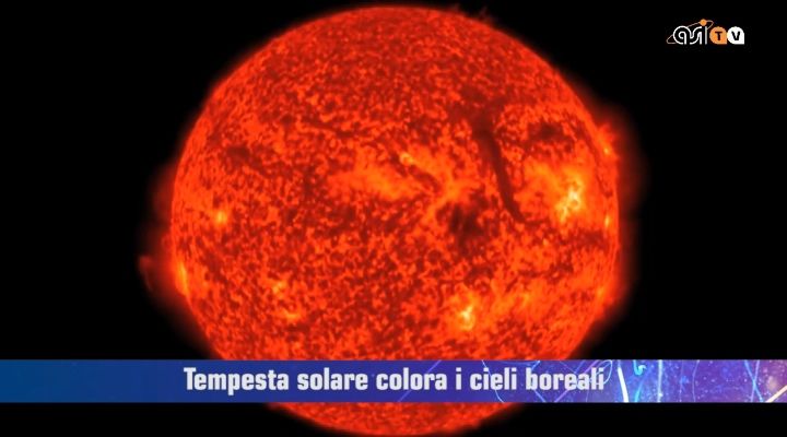 Pulsar - Tempesta solare colora i cieli boreali