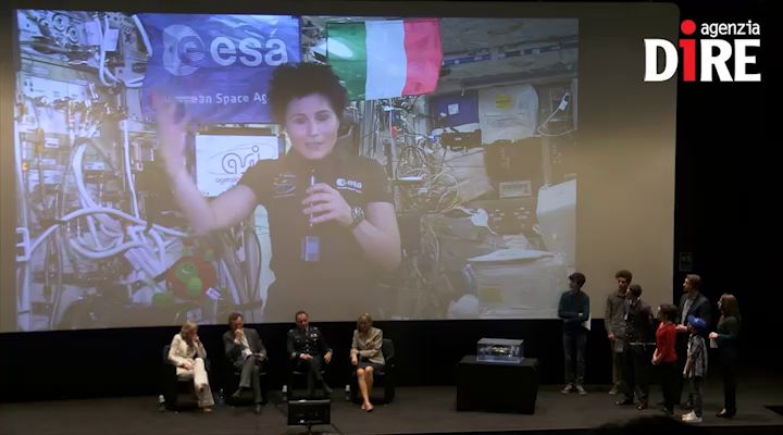 @Astrosamantha chiama Terra, il fascino dello spazio per i giovani