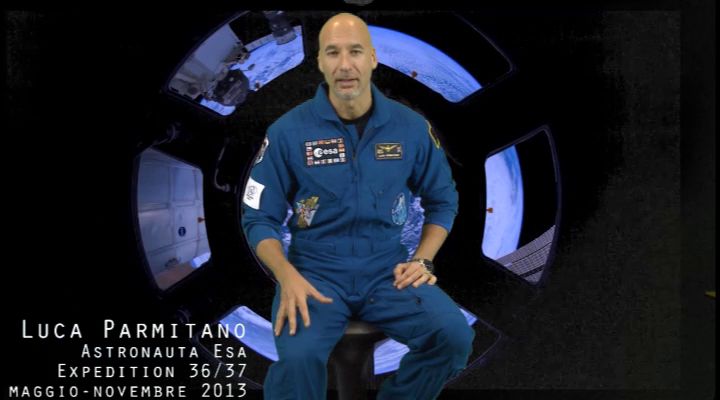 Luca Parmitano a lezione sulla ISS