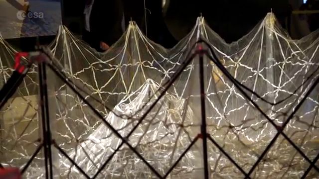 Large antenna deployment