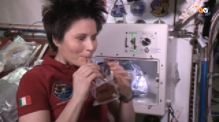 @astrosamantha e il primo espresso spaziale