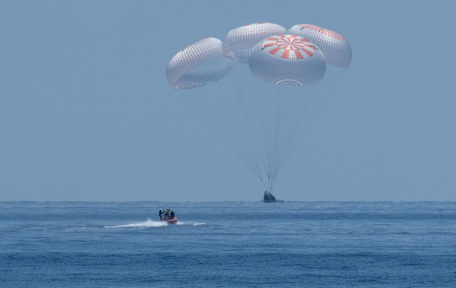 Lo splashdown della Crew Dragon