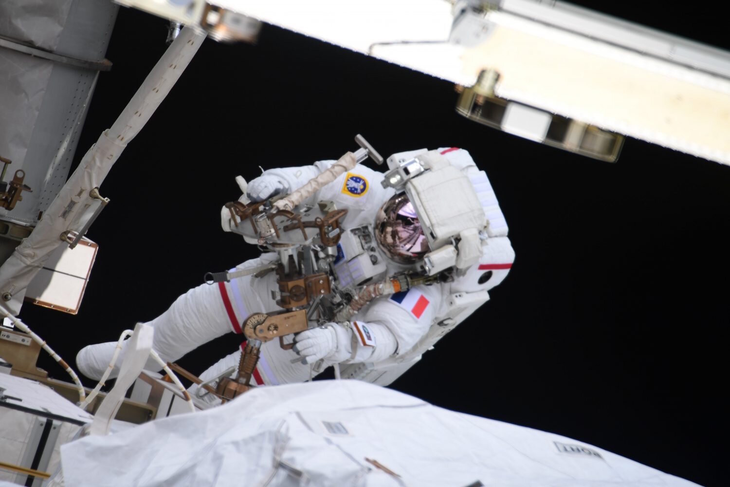 Passeggiata spaziale euro-nipponica