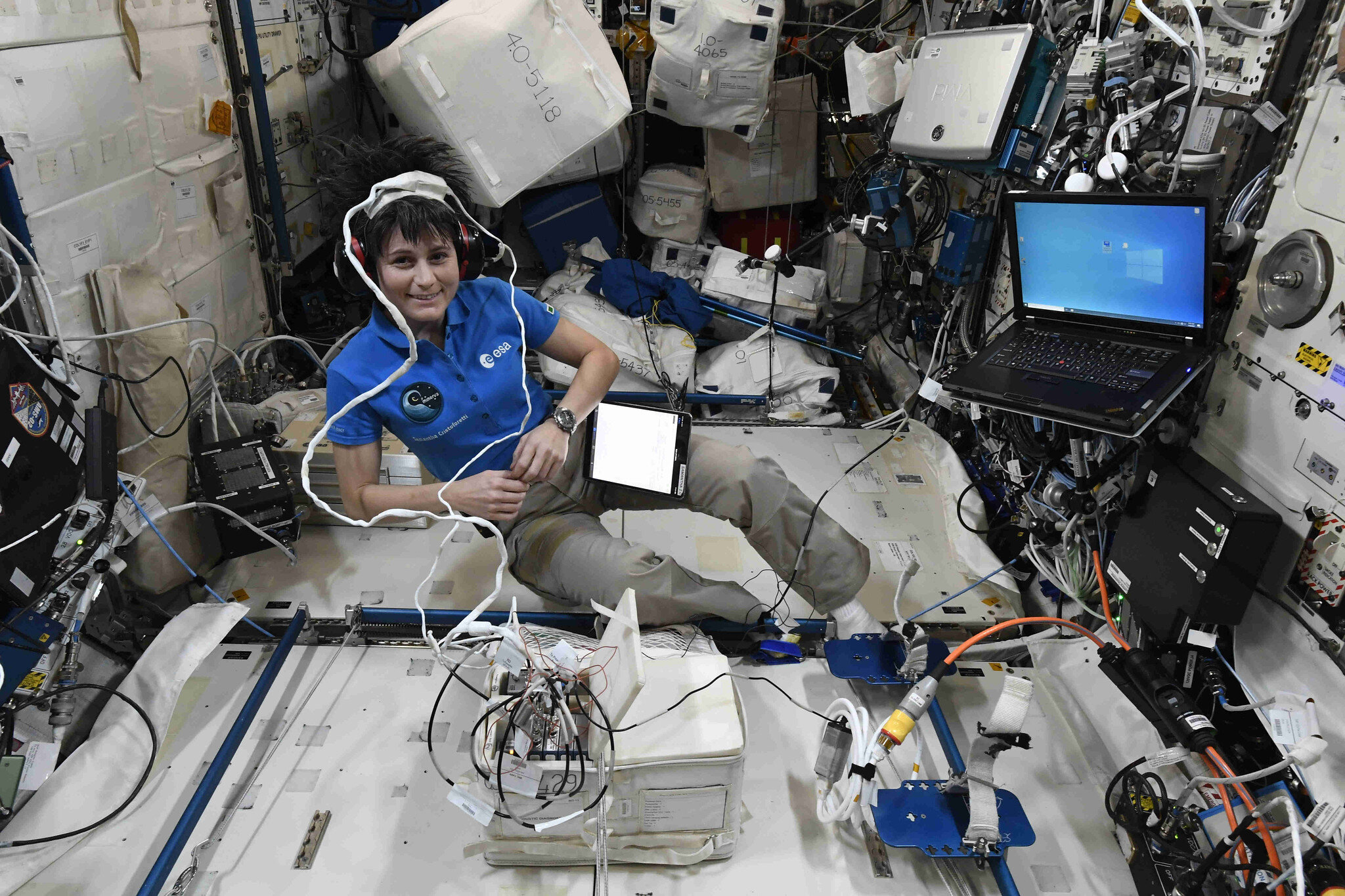 AstroSamantha al lavoro su Nutriss e Acoustic Diagnostics