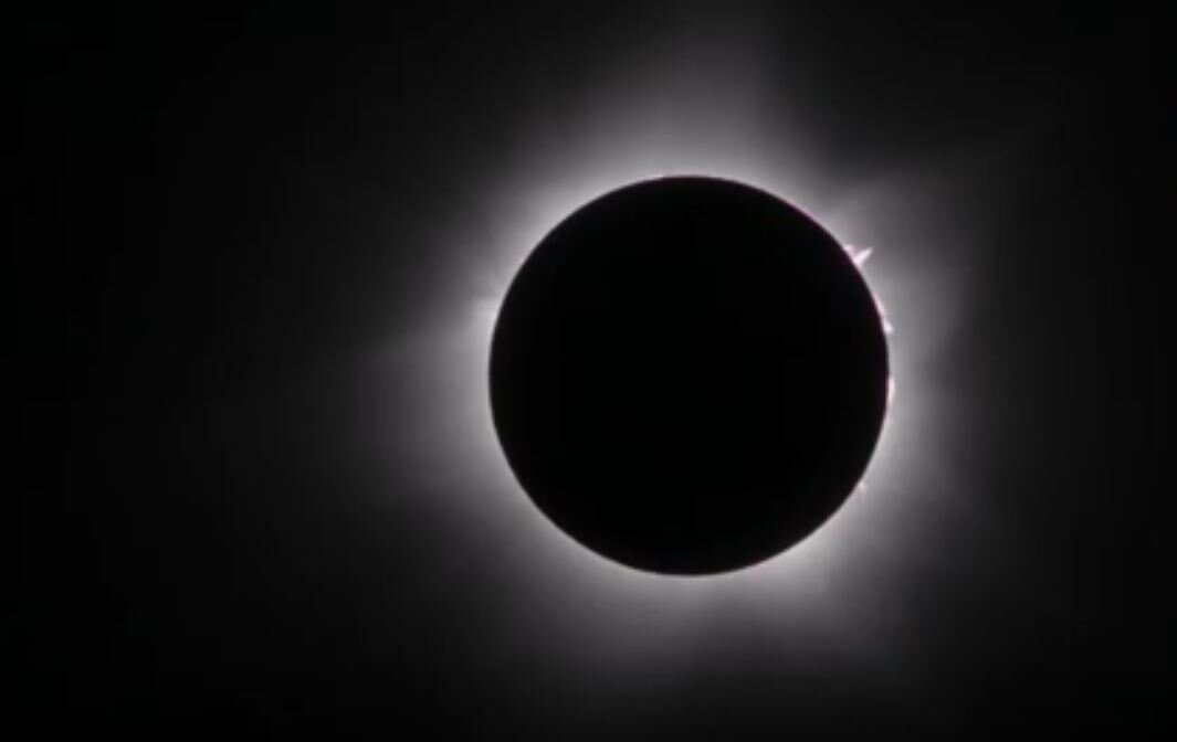 L’eclissi solare ibrida, nei cieli australi