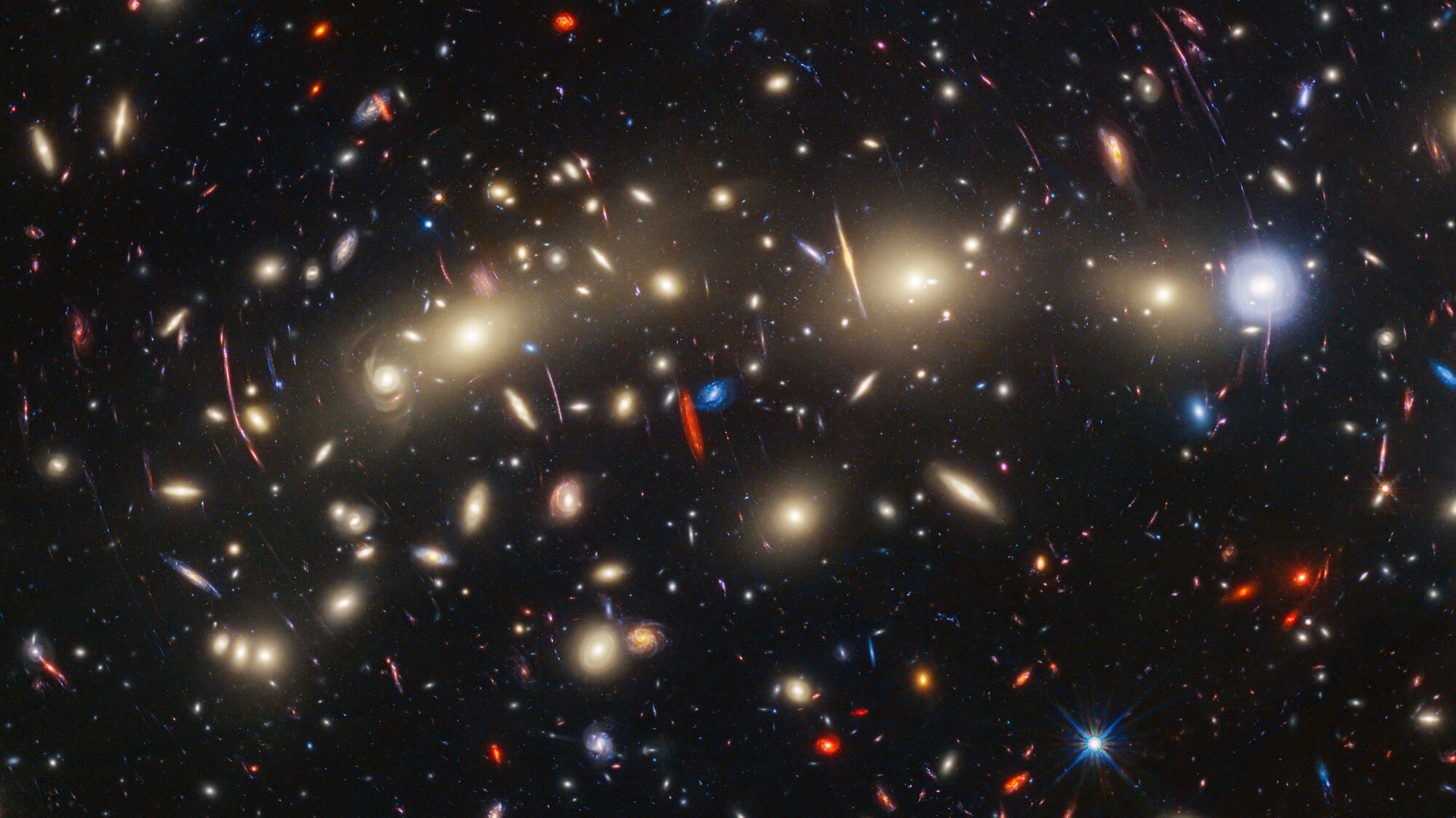 Il profondo Universo in un ‘albero di Natale’ a doppia firma