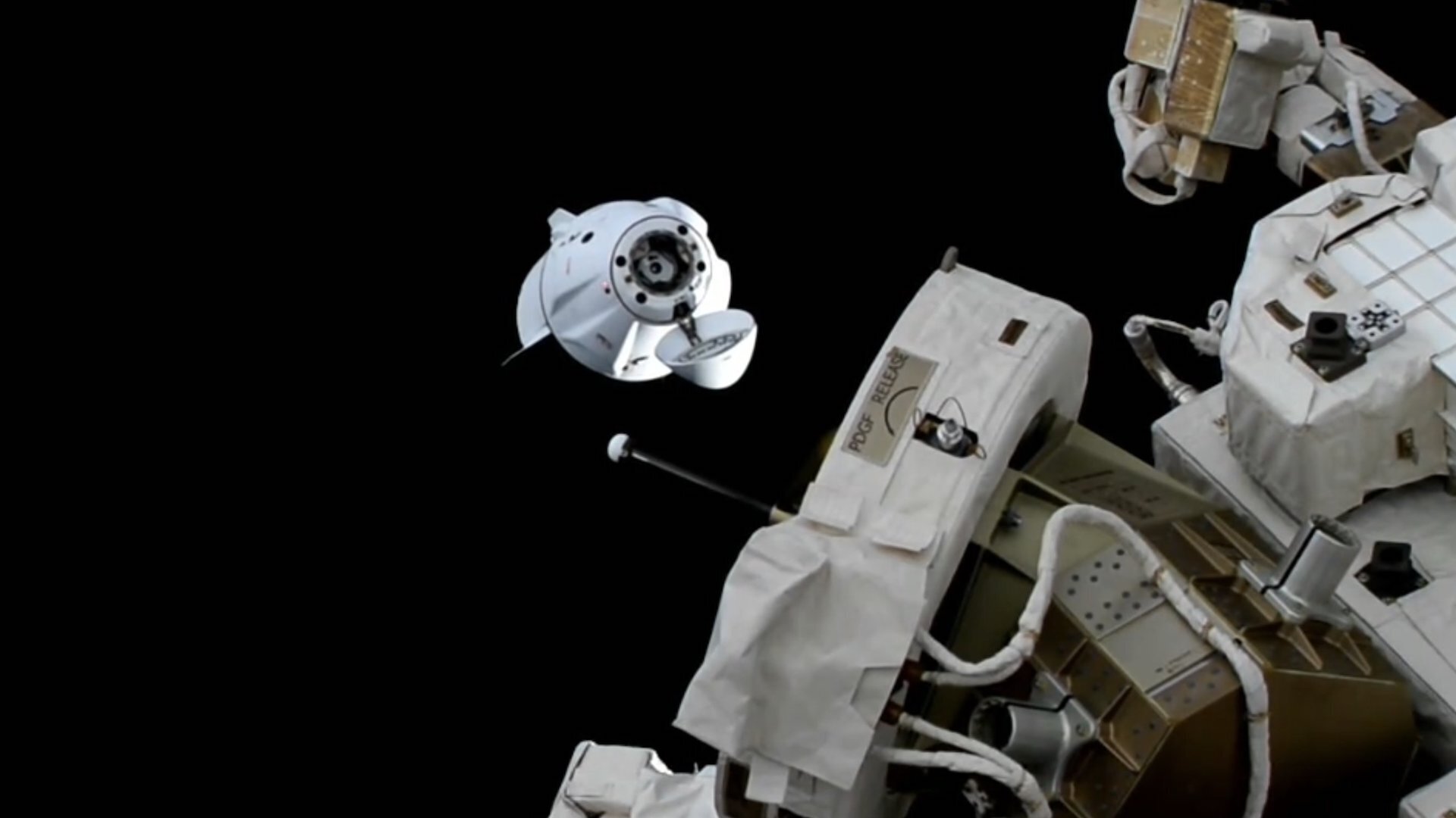 Sulla Iss Dragon lascia il posto a Starliner