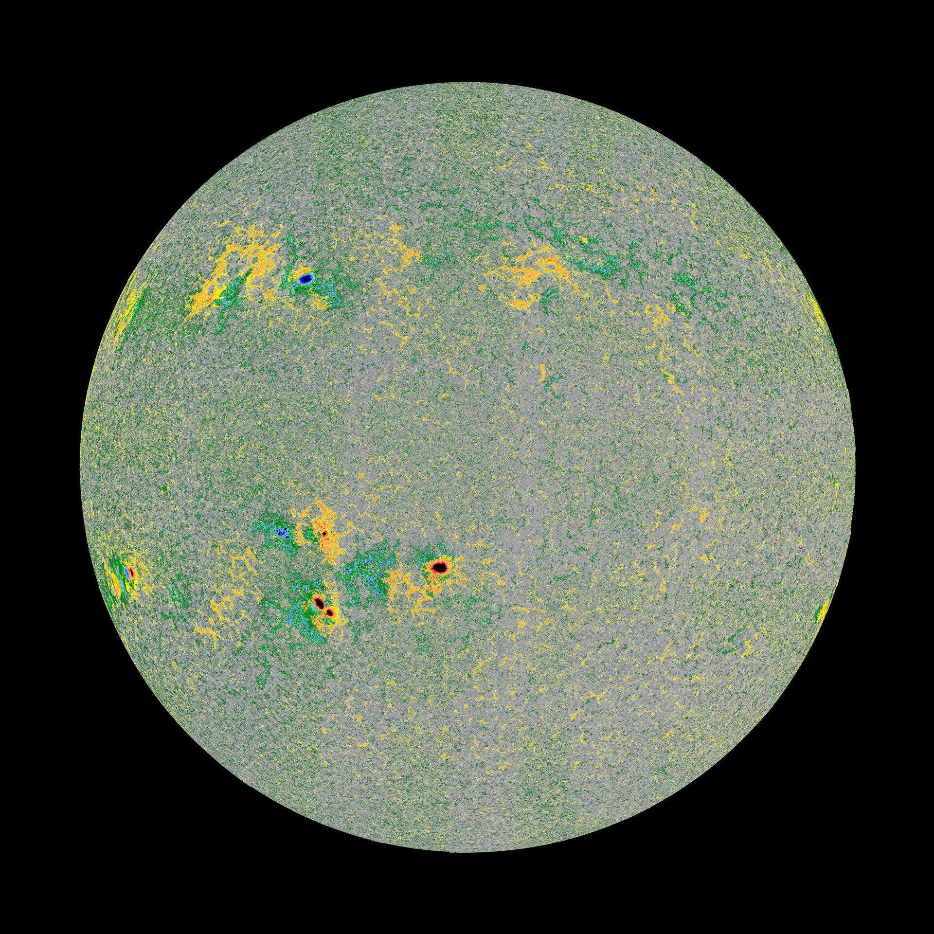 Le spettacolari nuove immagini del Sole