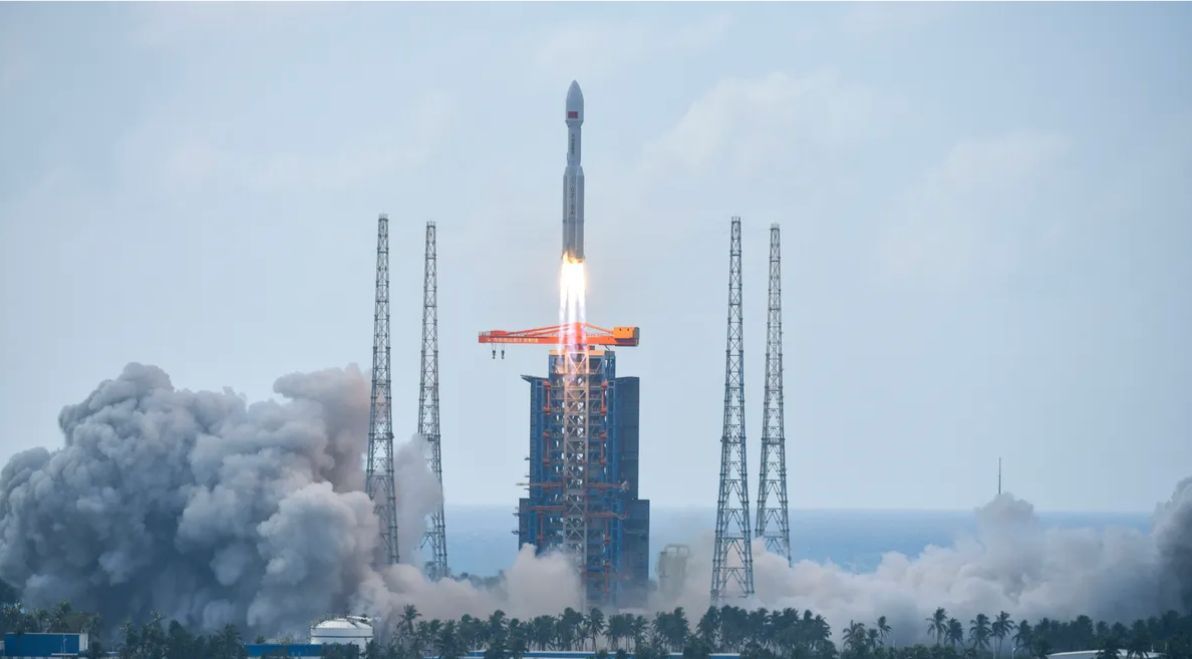 Cina, 600 lanci con i razzi Lunga Marcia