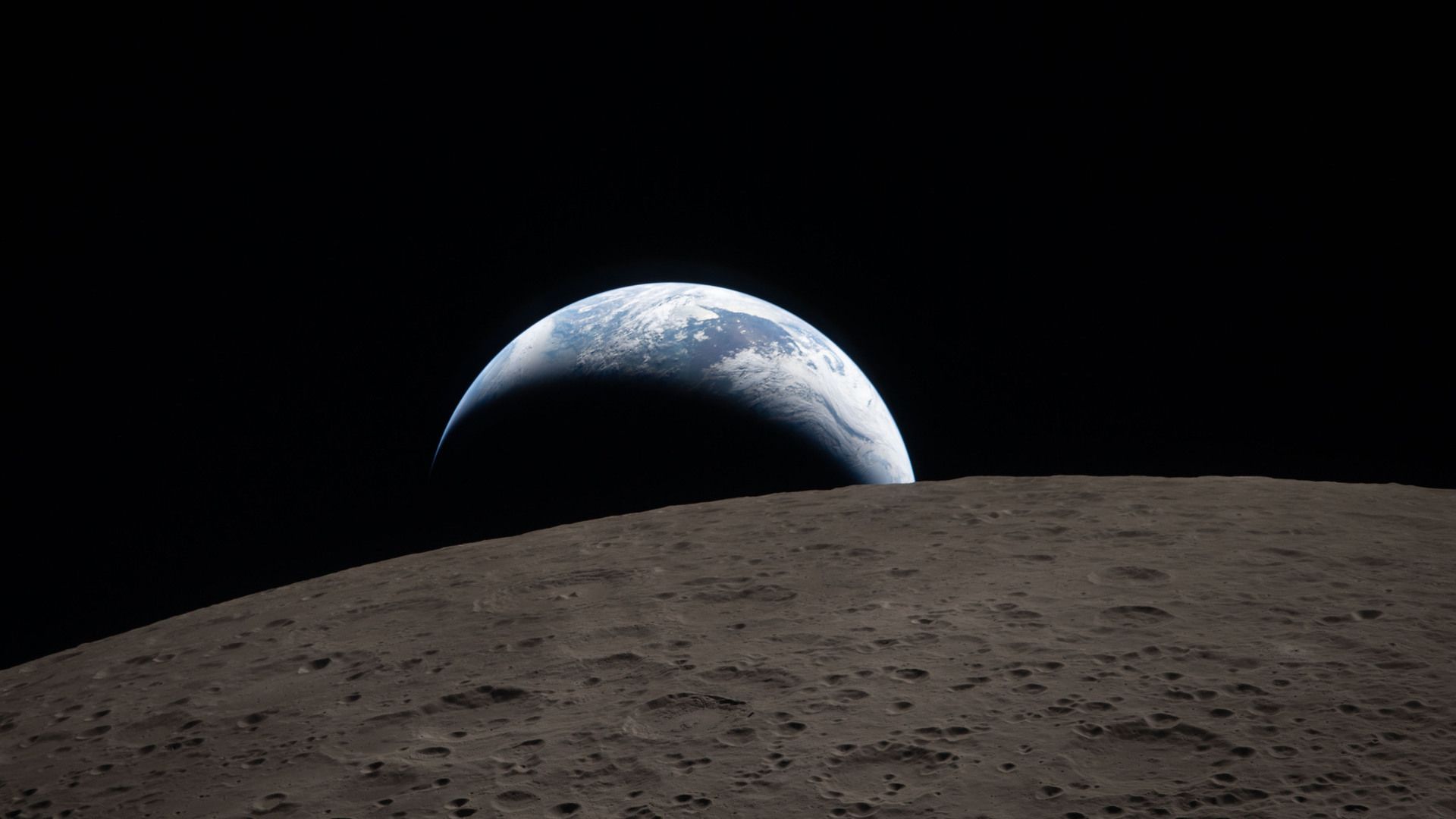 Le più belle immagini dal viaggio attorno alla Luna di Artemis 2