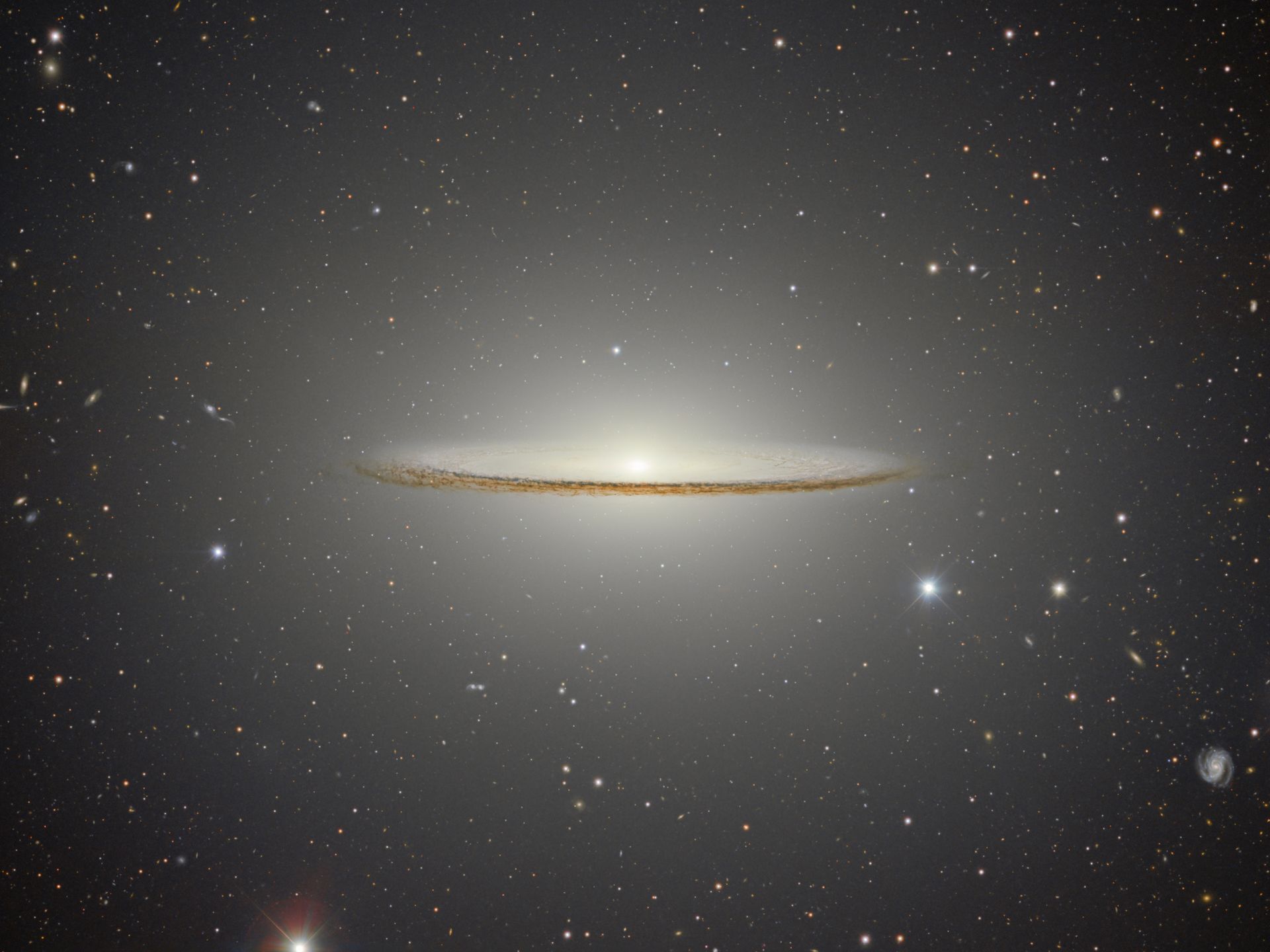 Galassia Sombrero, dettagli inediti dell’alone che la circonda
