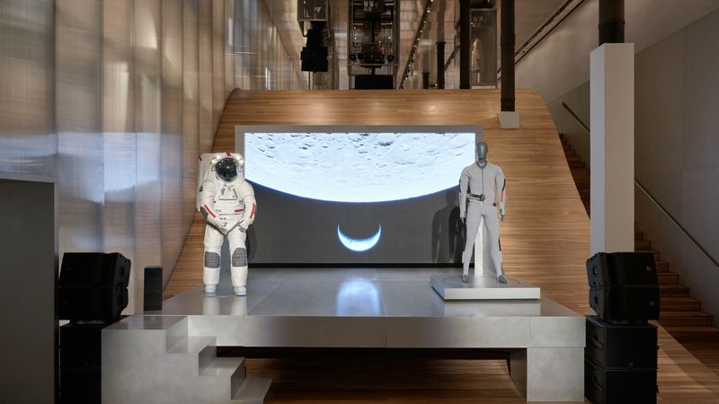 La Luna veste Prada